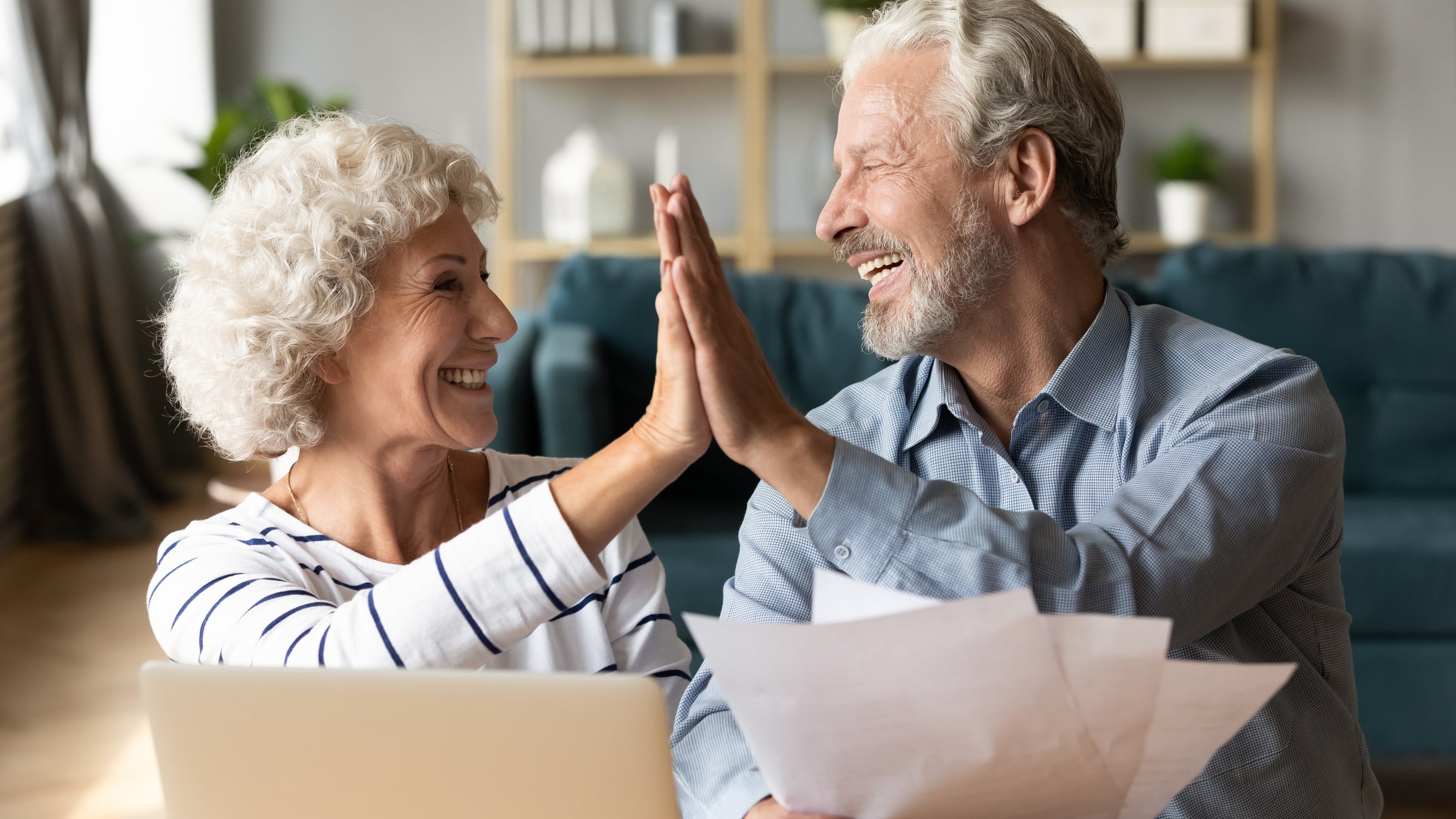 Missouri Silver IRA & Investing Company a happy senior couple